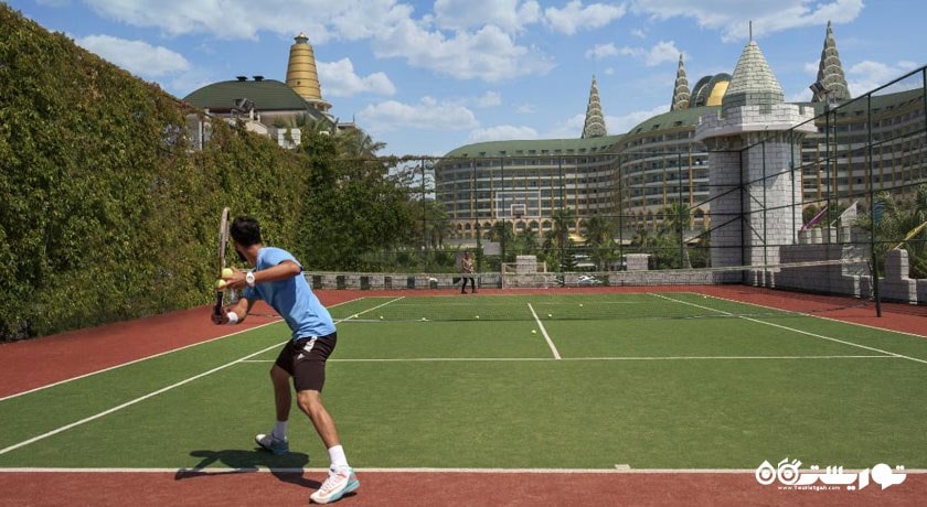 زمین تنیس هتل دلفین ایمپریال